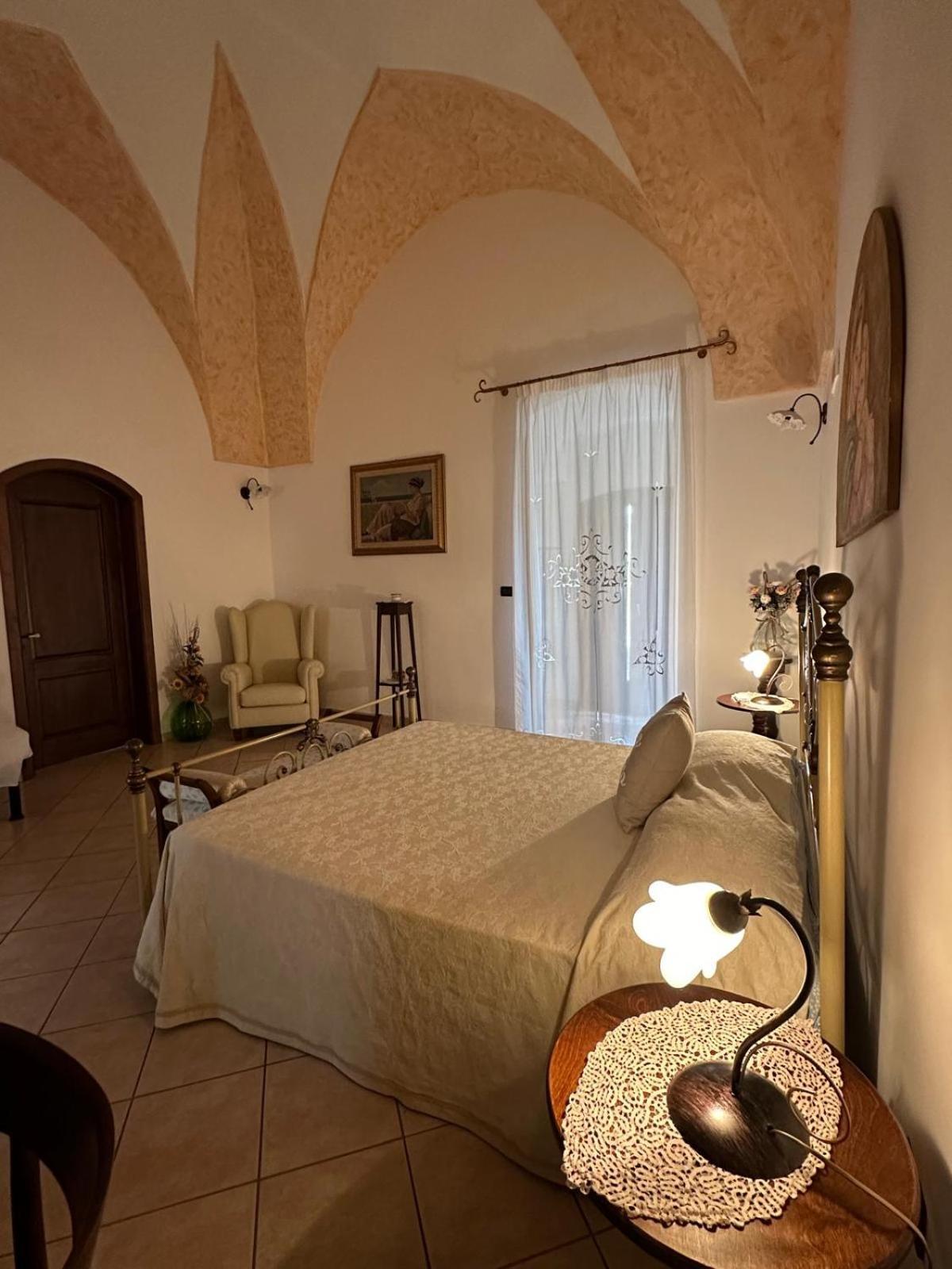 Donna Concetta Casa Vacanze Феллине Экстерьер фото