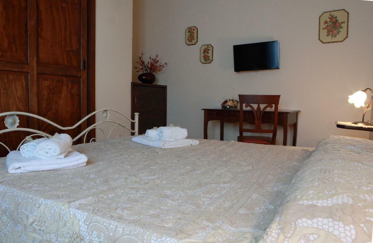 Donna Concetta Casa Vacanze Феллине Экстерьер фото