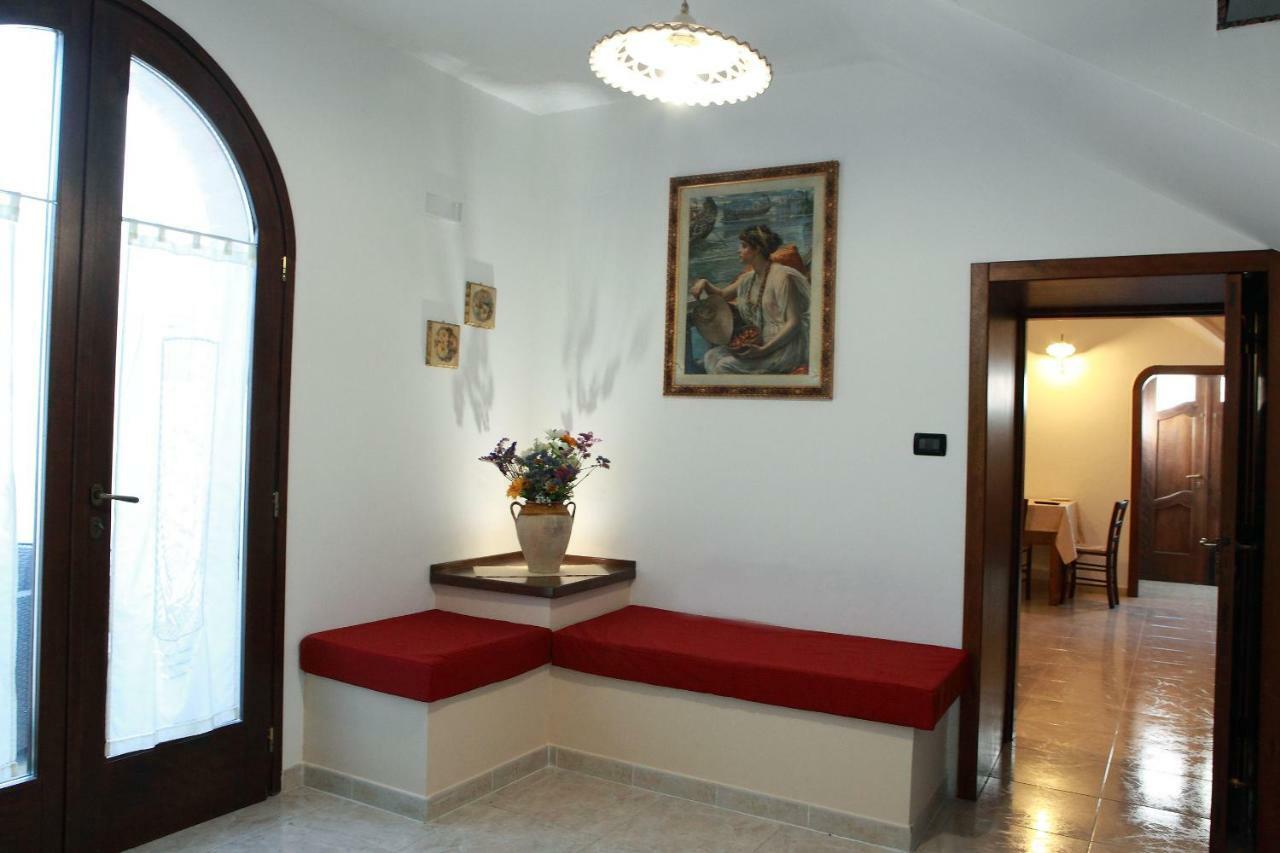Donna Concetta Casa Vacanze Феллине Экстерьер фото